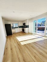 2407 Abbot Kinney Blvd in Los Angeles, CA - Building Photo