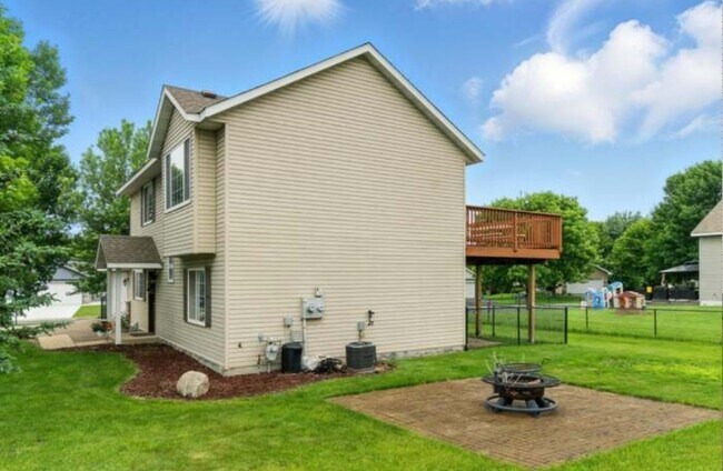 1200 Prairie St NW in Montgomery, MN - Building Photo - Building Photo