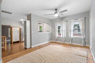 2422-2424-2424 SE Yamhill St in Portland, OR - Building Photo - Building Photo