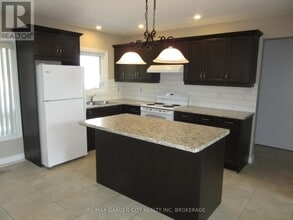 11981 Morris Rd in Welland, ON - Building Photo - Building Photo