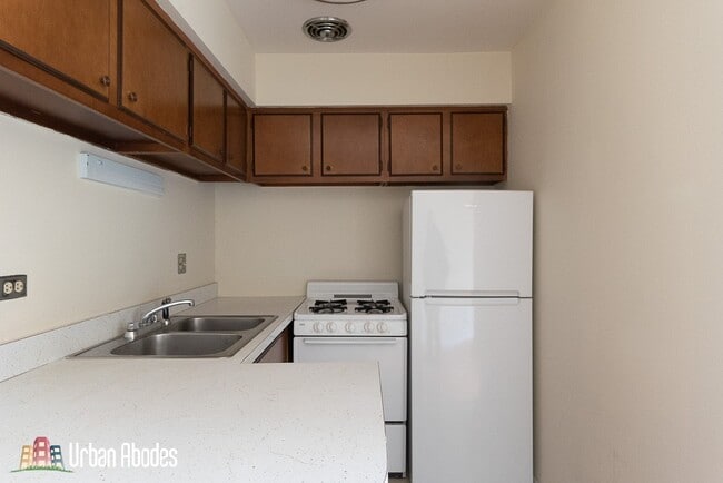 659 W Wrightwood Ave, Unit M00B in Chicago, IL - Foto de edificio - Building Photo