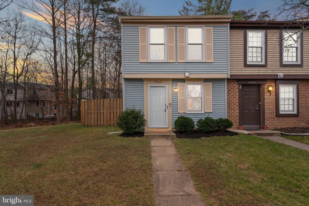 8724 Susquehanna St in Lorton, VA - Building Photo