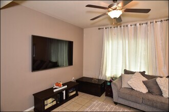 6246 Viale Del Sol Ave in El Paso, TX - Building Photo - Building Photo