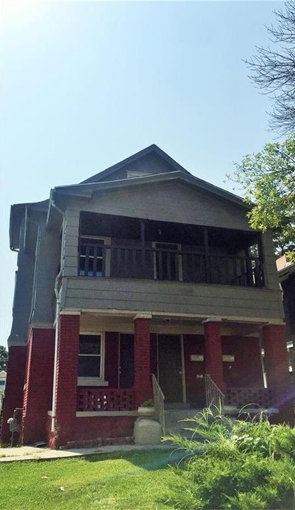 5209 Independence Triplex in Kansas City, MO - Building Photo