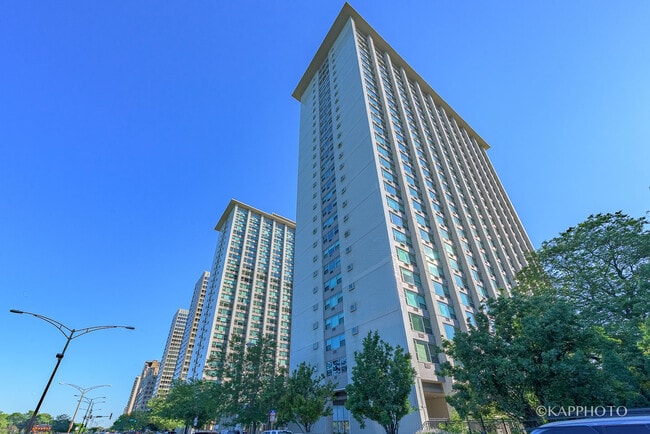 3600 N Lake Shore Dr in Chicago, IL - Building Photo - Building Photo
