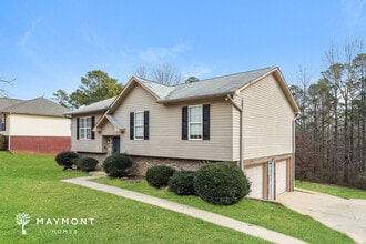 694 S Hillcrest Rd in Odenville, AL - Foto de edificio - Building Photo