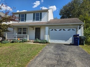7006 Finchley Dr in Reynoldsburg, OH - Building Photo - Building Photo