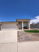832 Paseo Dulce Ave in Horizon City, TX - Building Photo - Building Photo