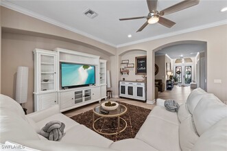 14321 Manchester Dr in Naples, FL - Foto de edificio - Building Photo