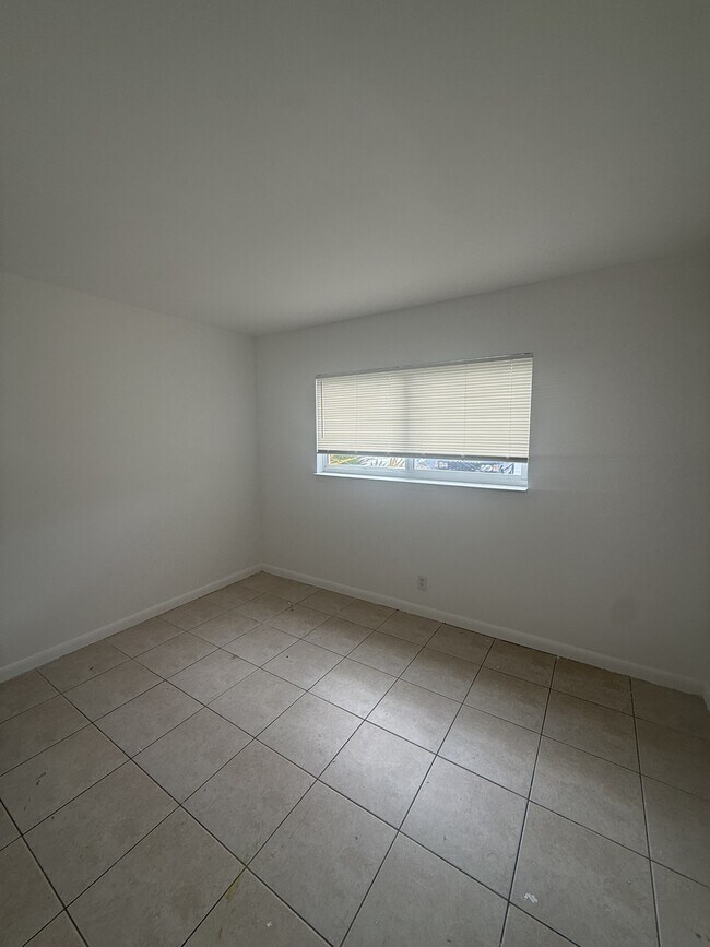 2916 NW 55th Ave in Lauderhill, FL - Building Photo - Building Photo
