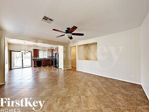 802 W Love Rd in San Tan Valley, AZ - Foto de edificio - Building Photo