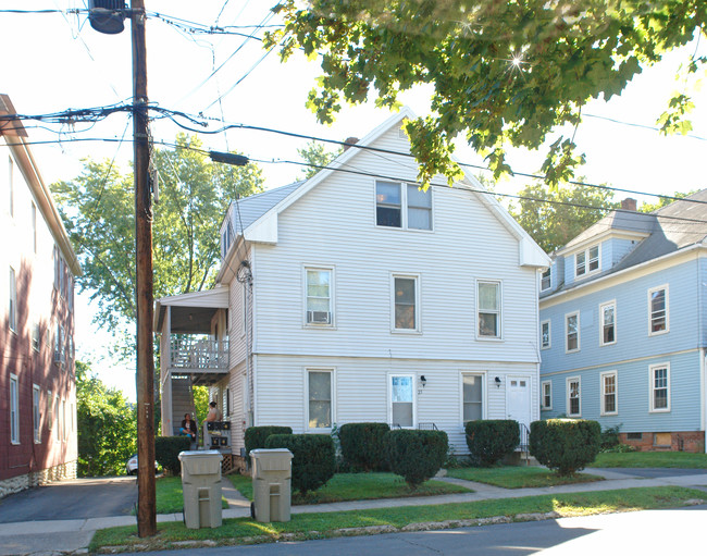 25 Landry St in Bristol, CT - Foto de edificio - Building Photo