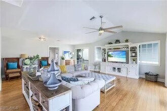 437 Tradewinds Ave in Naples, FL - Building Photo - Building Photo