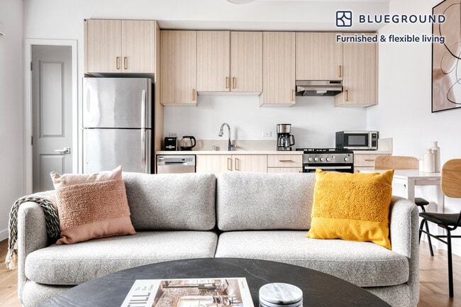 3638 Motor Ave in Los Angeles, CA - Foto de edificio - Building Photo