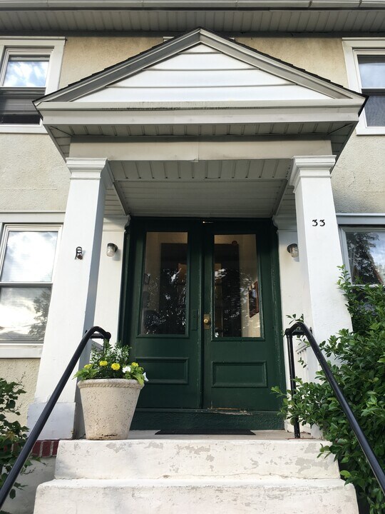 33 Irma Ave in Port Washington, NY - Building Photo