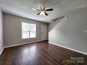 268 Circle R Rd in Concord, NC - Foto de edificio - Building Photo