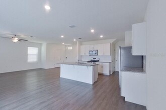 32165 Katelin Cir in Leesburg, FL - Building Photo - Building Photo