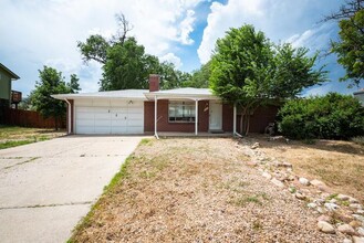 223 Seminole Dr in Boulder, CO - Foto de edificio - Building Photo