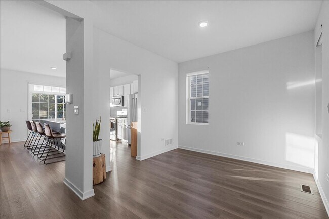 271 Charlestowne Lakes Dr in St. Charles, IL - Building Photo - Building Photo