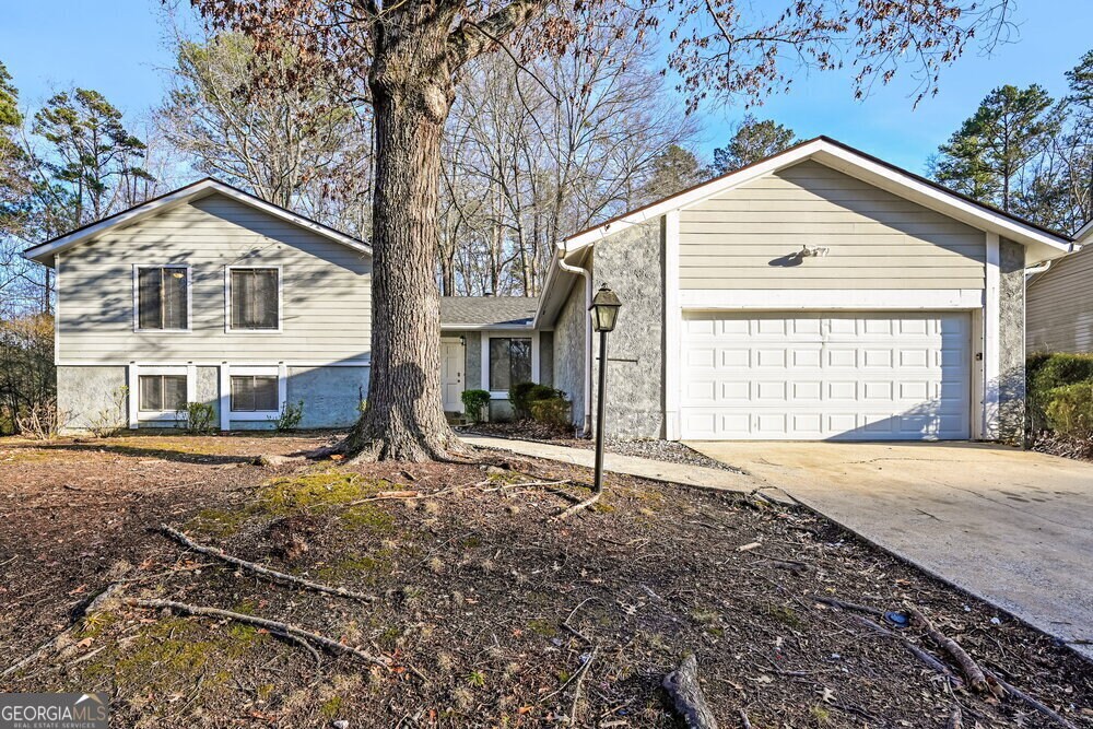 6690 Peppermill Ln in Atlanta, GA - Building Photo