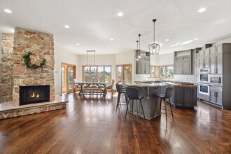 10481 Bluff Rd in Eden Prairie, MN - Building Photo - Building Photo
