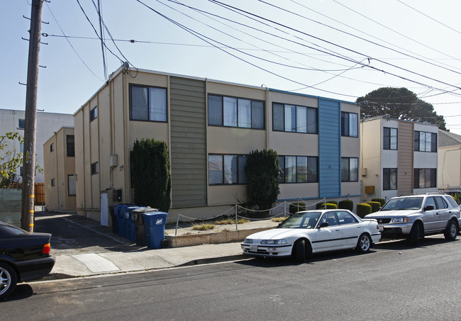 31-39 Mateo Ave in Daly City, CA - Building Photo - Building Photo