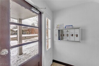 5208 Lee Rd in Maple Heights, OH - Building Photo - Building Photo