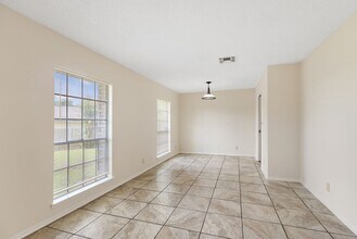 8123 Deer Forest in San Antonio, TX - Building Photo - Building Photo