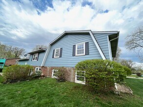396 Forest Ln in Wadsworth, OH - Foto de edificio - Building Photo