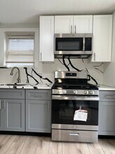 335 Summit Ave in Jersey City, NJ - Building Photo - Building Photo