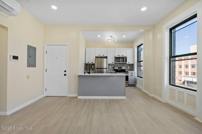 170 Washington Ave-Unit -2A in Albany, NY - Building Photo - Building Photo