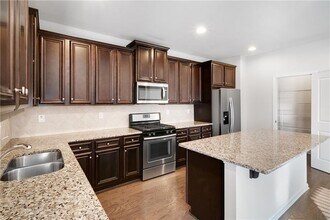 5310 Whisper Point Blvd in Cumming, GA - Building Photo - Building Photo