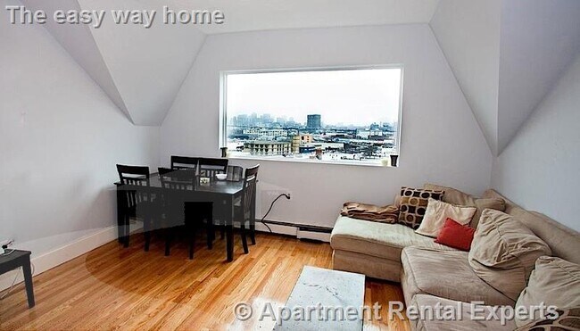 5 Munroe St in Somerville, MA - Foto de edificio - Building Photo