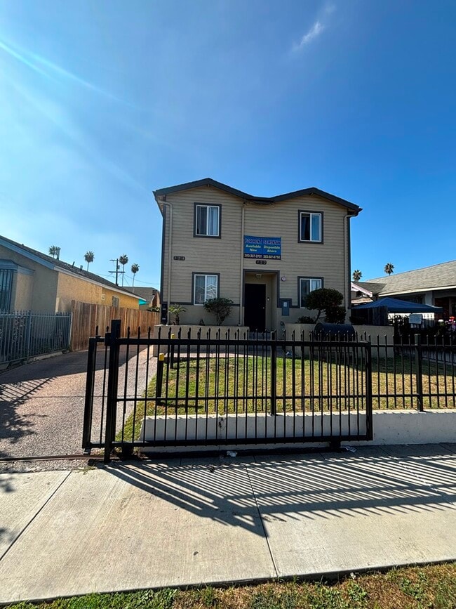 property at 324 W 77th St