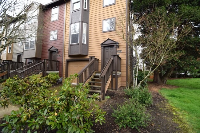 232 NE 76th Ave in Hillsboro, OR - Building Photo - Building Photo