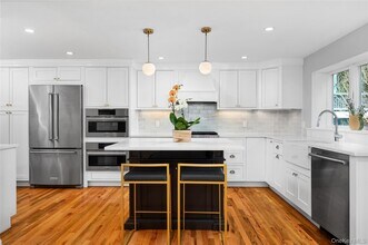 1001 Shore Acres Dr in Mamaroneck, NY - Building Photo - Building Photo