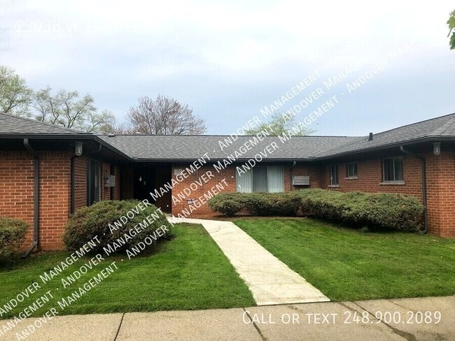 2303B W 14 Mile Rd in Royal Oak, MI - Building Photo - Building Photo