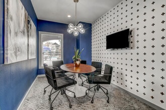 NOAH Apartments in San Antonio, TX - Building Photo - Building Photo