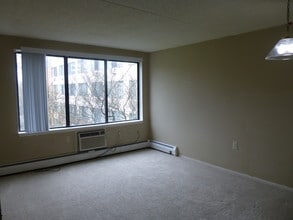 Kiwanian Senior Community in Lincoln Park, MI - Building Photo - Building Photo