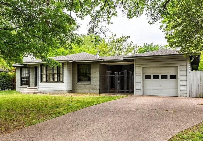 property at 4902 Valley Oak Dr