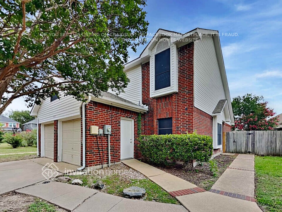 3332 Renaissance Dr in Dallas, TX - Building Photo