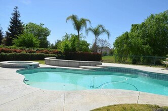 5507 Brigadoon Ln in Bakersfield, CA - Building Photo - Building Photo