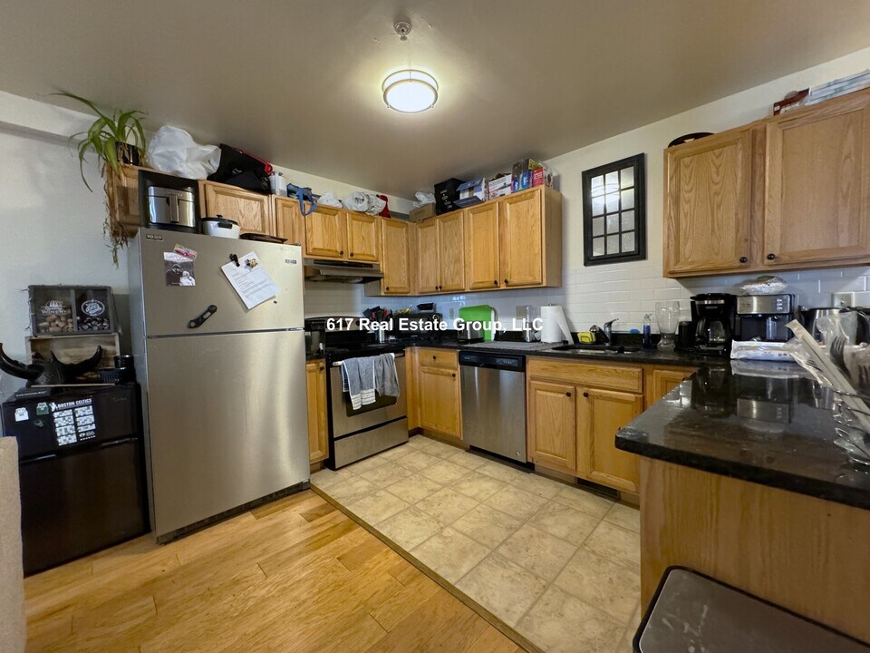 36 Raymond St in Boston, MA - Building Photo