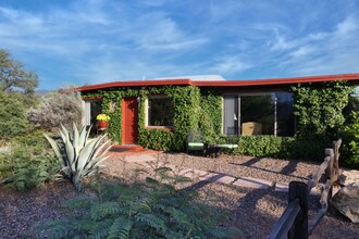 1401 N Camino Cordon Rd in Tucson, AZ - Building Photo - Building Photo