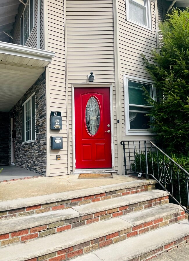 42 Boulevard in Suffern, NY - Building Photo - Building Photo