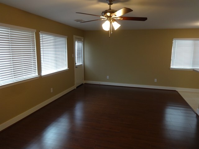 19715 Hidden Shadow Ln in Cypress, TX - Foto de edificio