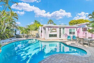 3218 Palm Dr in Delray Beach, FL - Building Photo