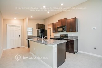 7257 King Crk Dr in Sun City Center, FL - Building Photo - Building Photo