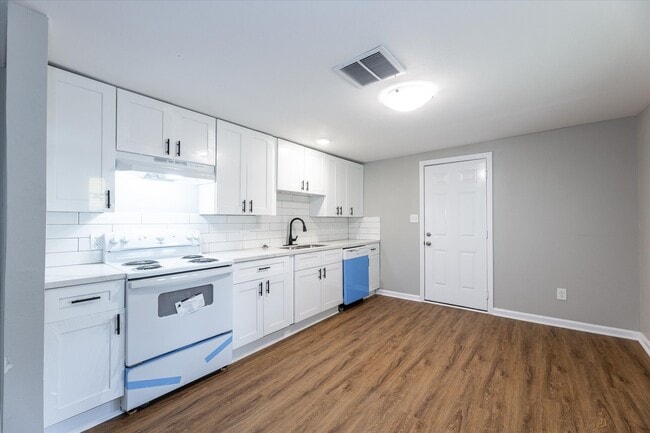 property at 1505 Brazos St