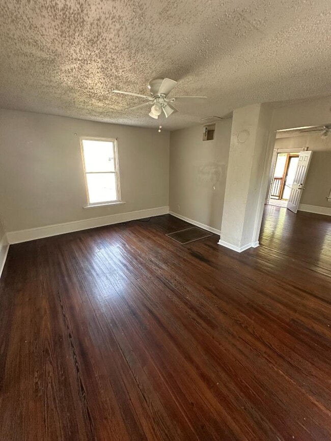 property at 1210 Tazewell Ave SE